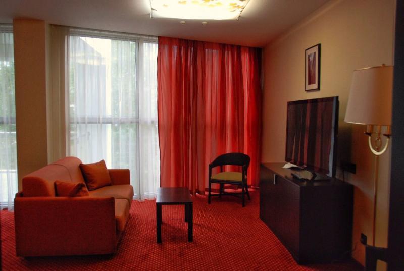 Park Hotel ドニプロペトロウシク エクステリア 写真